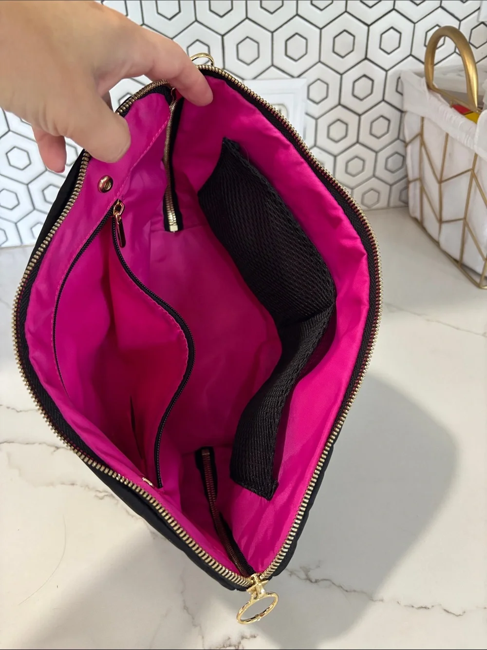 Kusshi Black with pink  Travel Toiletry Bag